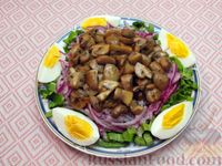 Салат с шампиньонами, черемшой, луком и яйцом